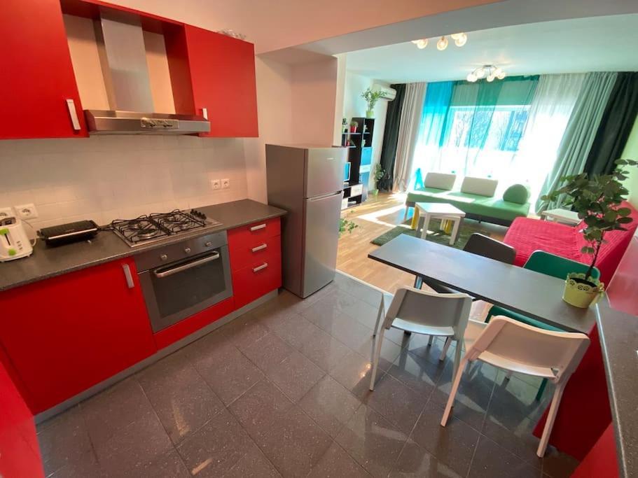 Green Apartment 214 With Private Parking Букурещ Екстериор снимка