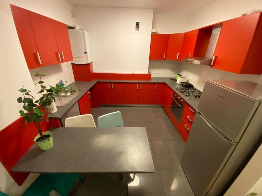 Green Apartment 214 With Private Parking Букурещ Екстериор снимка