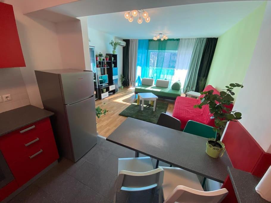 Green Apartment 214 With Private Parking Букурещ Екстериор снимка