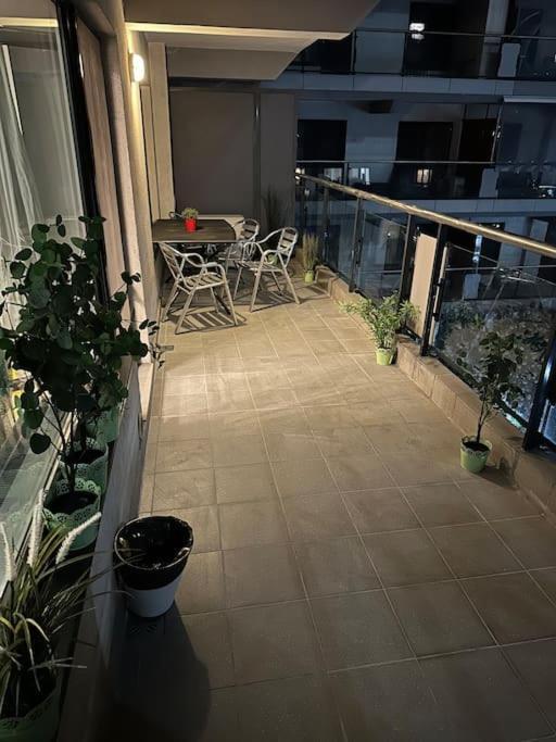 Green Apartment 214 With Private Parking Букурещ Екстериор снимка