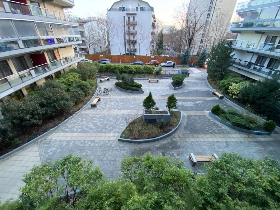 Green Apartment 214 With Private Parking Букурещ Екстериор снимка