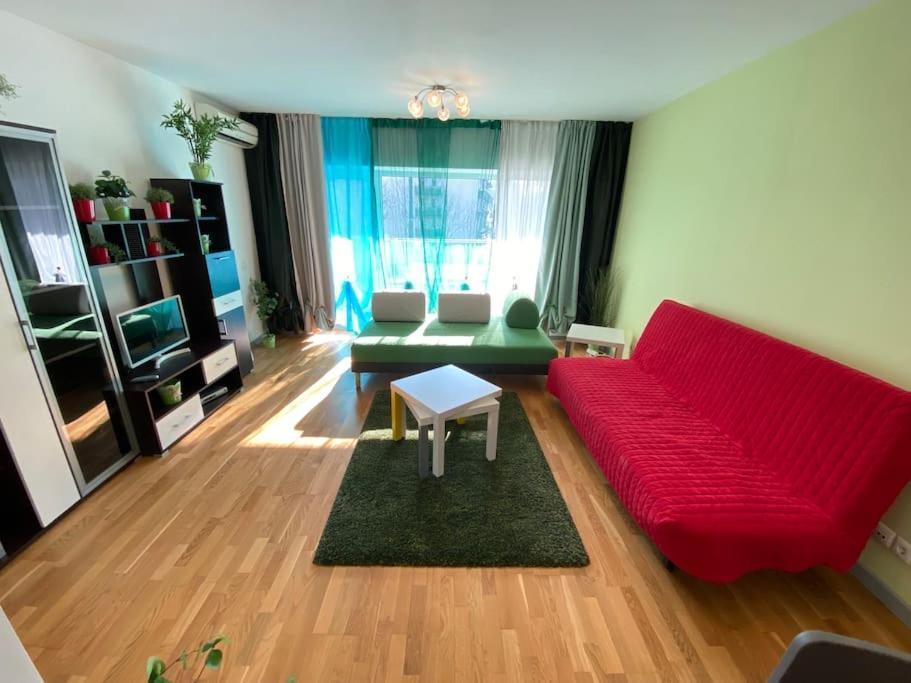 Green Apartment 214 With Private Parking Букурещ Екстериор снимка