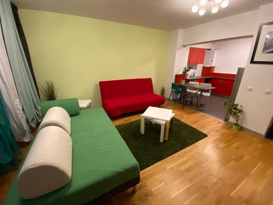 Green Apartment 214 With Private Parking Букурещ Екстериор снимка