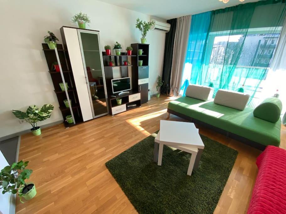 Green Apartment 214 With Private Parking Букурещ Екстериор снимка